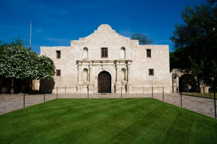 front lawn of the alamo