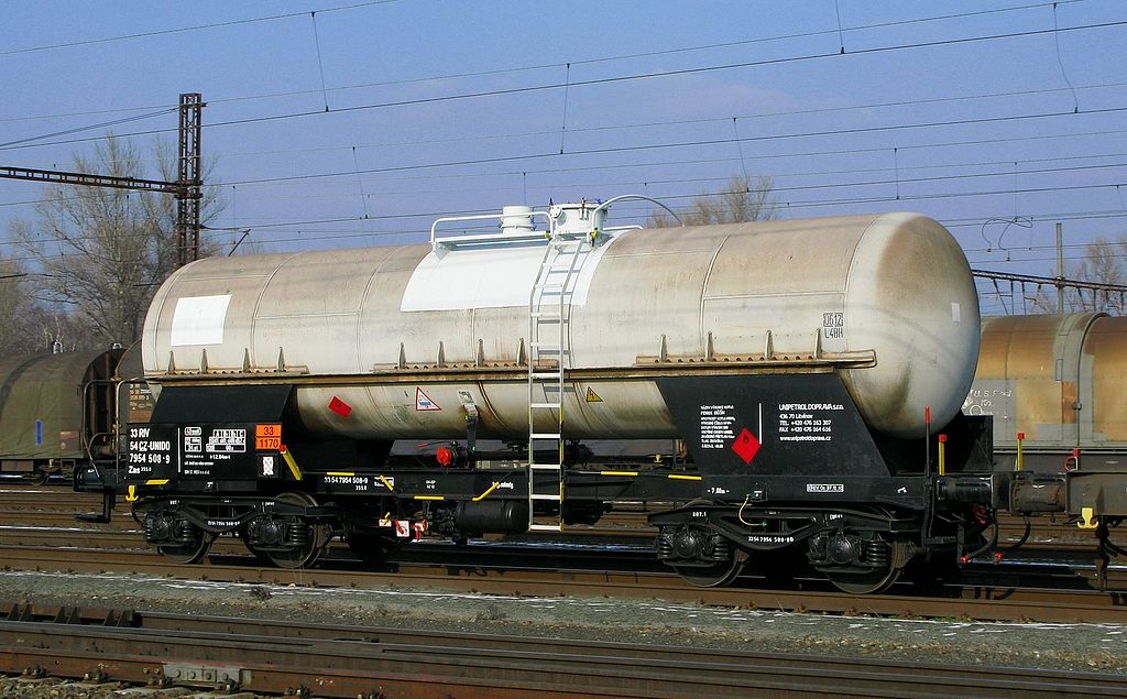 a large tank that needs ethanol tank cleaning